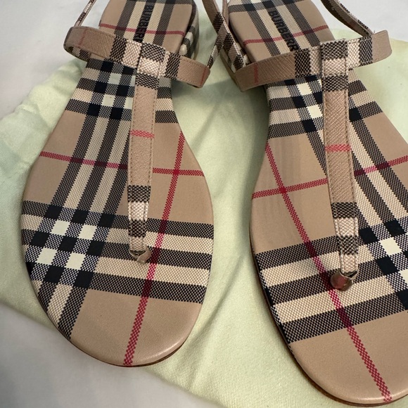 Burberry Emily Checked Women\'s Beige Slingback Sandals
